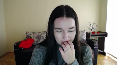 Snapshot of gabby_di chatting on 11/18/25, 09:36 Jaklin online show from 11/18/25, 09:36