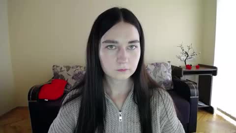 Snapshot of gabby_di chatting on 11/19/25, 09:09 Jaklin online show from 11/19/25, 09:09