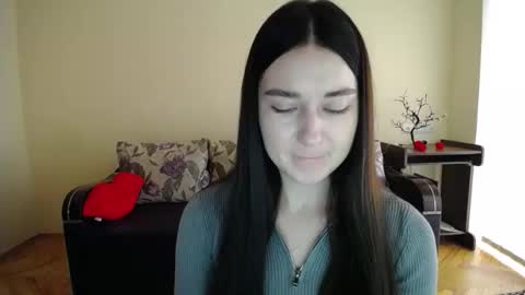 Snapshot of gabby_di chatting on 11/21/25, 09:52 Jaklin online show from 11/21/25, 09:52