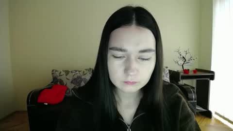 Snapshot of gabby_di chatting on 11/22/25, 09:52 Jaklin online show from 11/22/25, 09:52