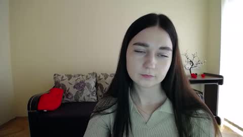 Snapshot of gabby_di chatting on 11/26/25, 08:37 Jaklin online show from 11/26/25, 08:37