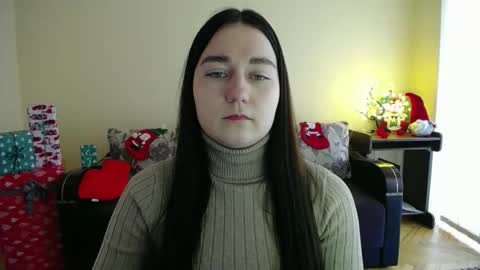 Snapshot of gabby_di chatting on 12/16/25, 08:30 Jaklin online show from 12/16/25, 08:30