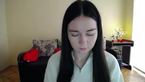 Snapshot of gabby_di chatting on 03/18/26, 09:23 Jaklin online show from 03/18/26, 09:23