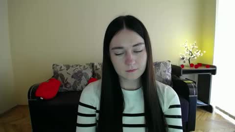 Snapshot of gabby_di chatting on 03/24/26, 09:03 Jaklin online show from 03/24/26, 09:03