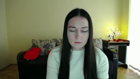 Snapshot of gabby_di chatting on 05/07/26, 09:36 Jaklin online show from 05/07/26, 09:36