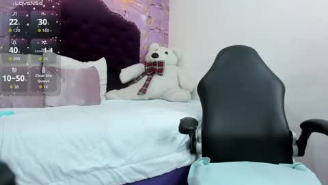 Snapshot of gabby_foox chatting on 06/11/26, 11:14 Gaby Fox online show from 06/11/26, 11:14