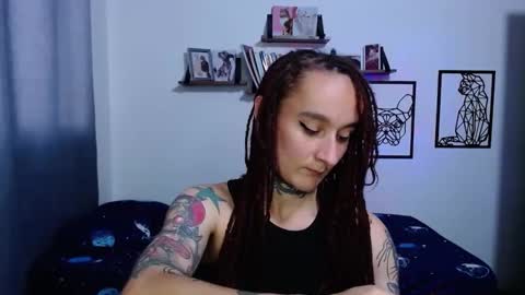 gabby_moon09 online show from 10/28/25, 05:59