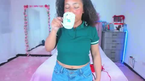 gabi_jhons_23 online show from 09/24/25, 10:51