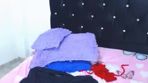 gabi_jhons_23 online show from 11/11/25, 09:20