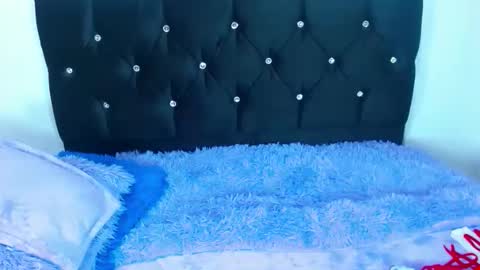 gabi_jhons_23 online show from 12/21/25, 08:43