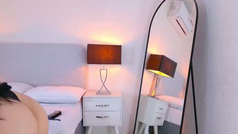 gabi_w online show from 09/18/25, 03:30