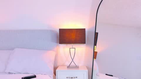 gabi_w online show from 10/24/25, 03:47