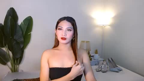 Snapshot of gabriela_deluxe chatting on 10/18/25, 08:15 gabriela_deluxe online show from 10/18/25, 08:15