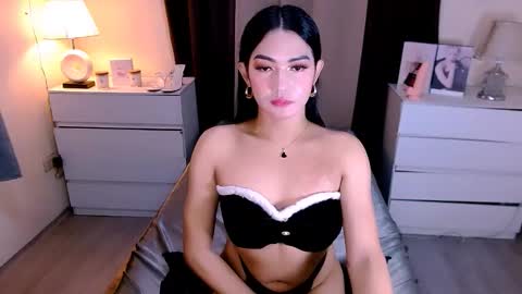 Snapshot of gabriela_deluxe chatting on 12/05/25, 04:25 gabriela_deluxe online show from 12/05/25, 04:25
