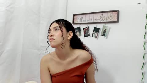 Snapshot of gabriela_duarte chatting on 12/03/24, 08:05 Gabi online show from 12/03/24, 08:05