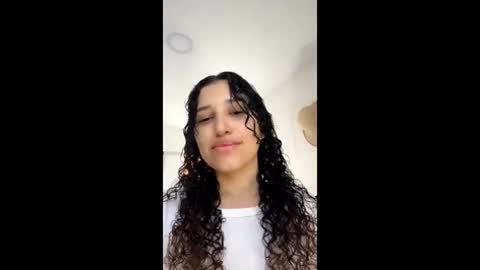 Snapshot of gabriela_duarte chatting on 05/31/26, 09:38 Gabi online show from 05/31/26, 09:38