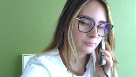 Gabriela Miller online show from 11/10/25, 04:17