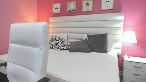 Gabriela salgado online show from 12/27/24, 10:55