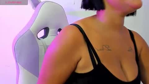 gabrielaa_miller_ online show from 10/16/25, 07:37