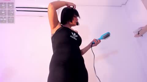 gabrielaa_miller_ online show from 11/28/25, 07:38