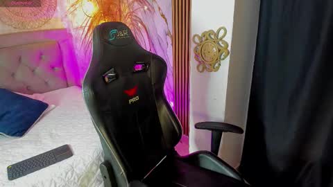 Snapshot of gabrielablake chatting on 10/21/25, 01:12 online show from 10/21/25, 01:12