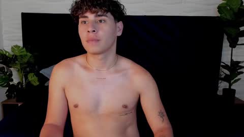 gabriell_ramirez_ online show from 02/11/25, 09:53
