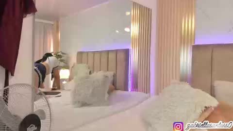 Snapshot of gabriella_santoss chatting on 09/11/25, 03:23 gabriella_santoss online show from 09/11/25, 03:23