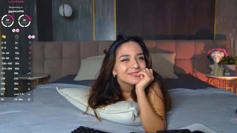 Snapshot of gabriella_wils chatting on 10/14/25, 06:14 Gabriella online show from 10/14/25, 06:14