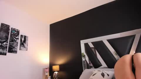 Gabriella Antonella online show from 10/06/25, 03:09