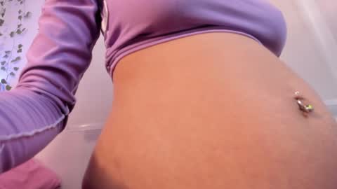 Snapshot of gabrielle_steele chatting on 12/20/24, 07:17 online show from 12/20/24, 07:17