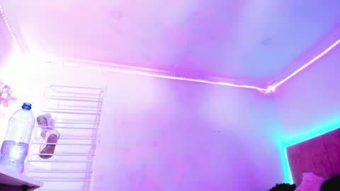 Snapshot of gabrielle_steele chatting on 10/12/25, 04:39 online show from 10/12/25, 04:39