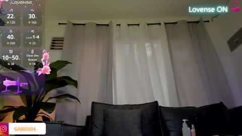 Snapshot of gabriiieela_ chatting on 10/04/25, 07:45 Sara   online show from 10/04/25, 07:45