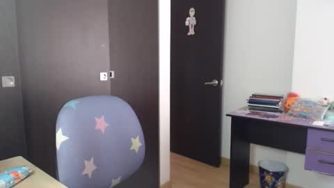 Snapshot of gaby_bluexx chatting on 04/10/26, 08:35 Gaby Blue online show from 04/10/26, 08:35