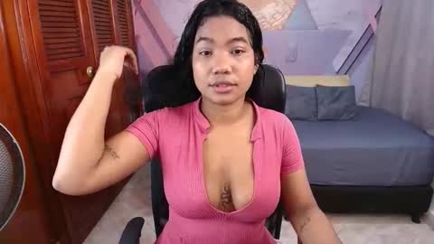 Snapshot of gaby_dams9 chatting on 12/17/25, 06:30 GABY online show from 12/17/25, 06:30