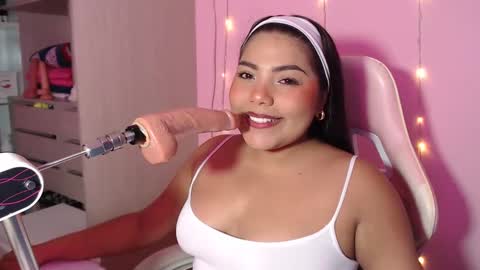 Snapshot of gaby_hot25 chatting on 01/22/25, 10:59 gaby online show from 01/22/25, 10:59