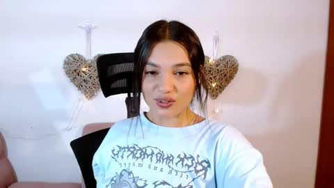 My name is Gabriela.. nice to meet you thumbs up please its very important to me online show from 02/17/26, 03:25