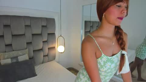 Snapshot of gaby_smit__ chatting on 11/18/25, 11:36 GABRIELA online show from 11/18/25, 11:36