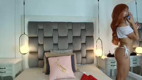 Snapshot of gaby_smit__ chatting on 12/04/25, 11:41 GABRIELA online show from 12/04/25, 11:41