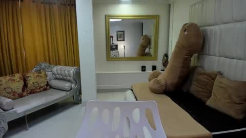 gabriela online show from 10/11/25, 04:05