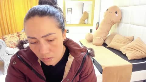 gabriela online show from 10/14/25, 02:07