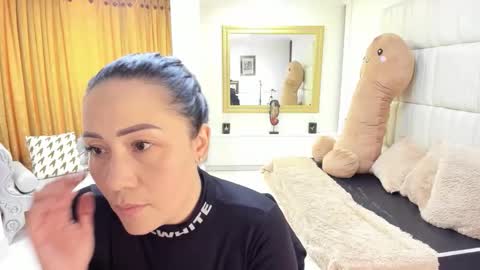 Snapshot of gaby_trent chatting on 11/13/25, 06:07 gabriela online show from 11/13/25, 06:07