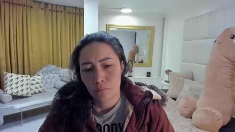 Snapshot of gaby_trent chatting on 11/15/25, 10:23 gabriela online show from 11/15/25, 10:23