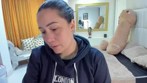 Snapshot of gaby_trent chatting on 11/24/25, 02:50 gabriela online show from 11/24/25, 02:50