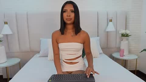 Snapshot of gabyjones__ chatting on 06/11/26, 12:14 Camila online show from 06/11/26, 12:14