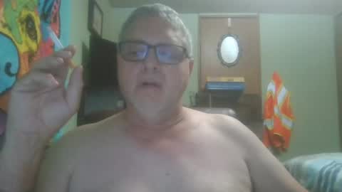 Snapshot of gadude45 chatting on 06/18/26, 01:28 gadude45 online show from 06/18/26, 01:28