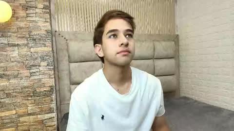 Snapshot of gaelcruz_ chatting on 09/21/25, 03:08 Welcome to my room online show from 09/21/25, 03:08
