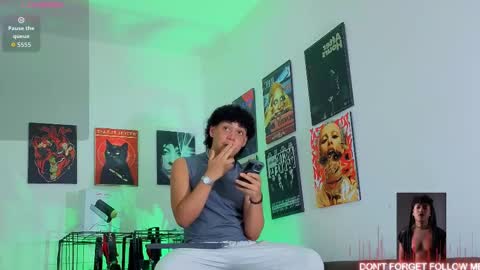 Snapshot of gaeloconner chatting on 09/18/25, 02:02 Gael Conner online show from 09/18/25, 02:02