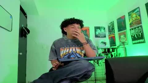 Snapshot of gaeloconner chatting on 10/11/25, 03:17 Gael Conner online show from 10/11/25, 03:17