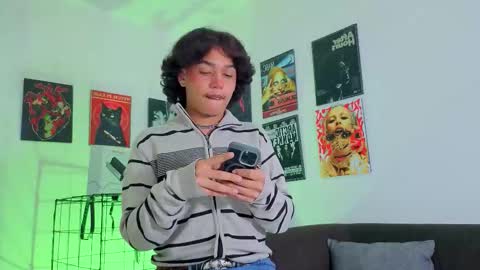 Snapshot of gaeloconner chatting on 10/25/25, 01:24 Gael Conner online show from 10/25/25, 01:24