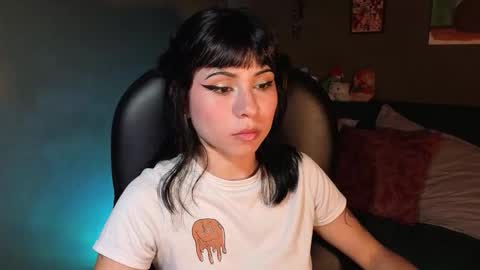 Snapshot of gaia_joness chatting on 11/25/25, 08:31 gaia_joness online show from 11/25/25, 08:31